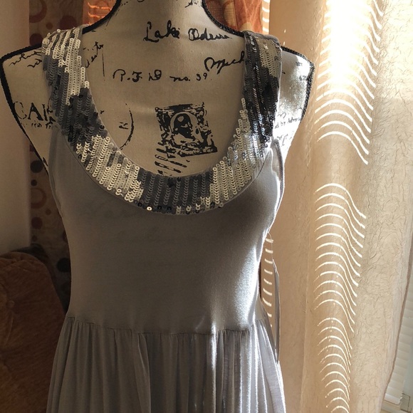 Dress - Picture 2 of 4